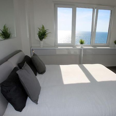White Residence Luxury Apartments Саранде Стая снимка