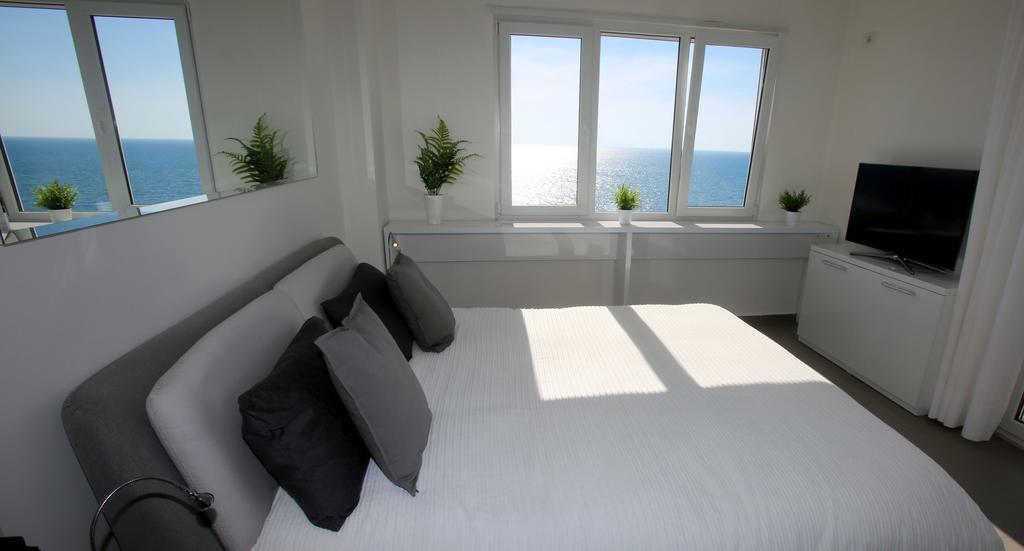 White Residence Luxury Apartments Саранде Стая снимка