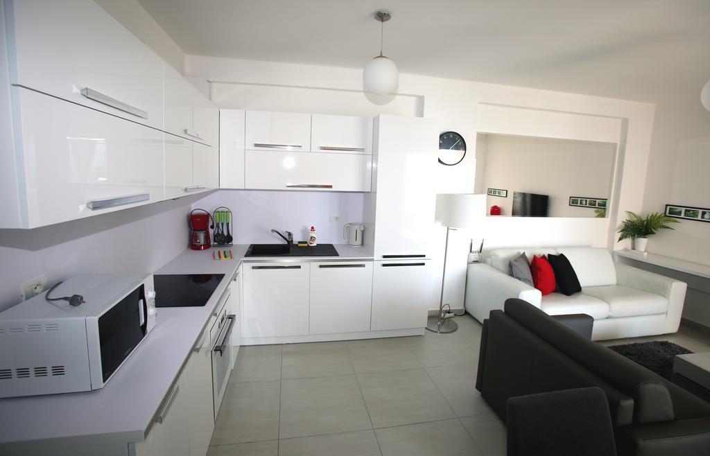 White Residence Luxury Apartments Саранде Екстериор снимка