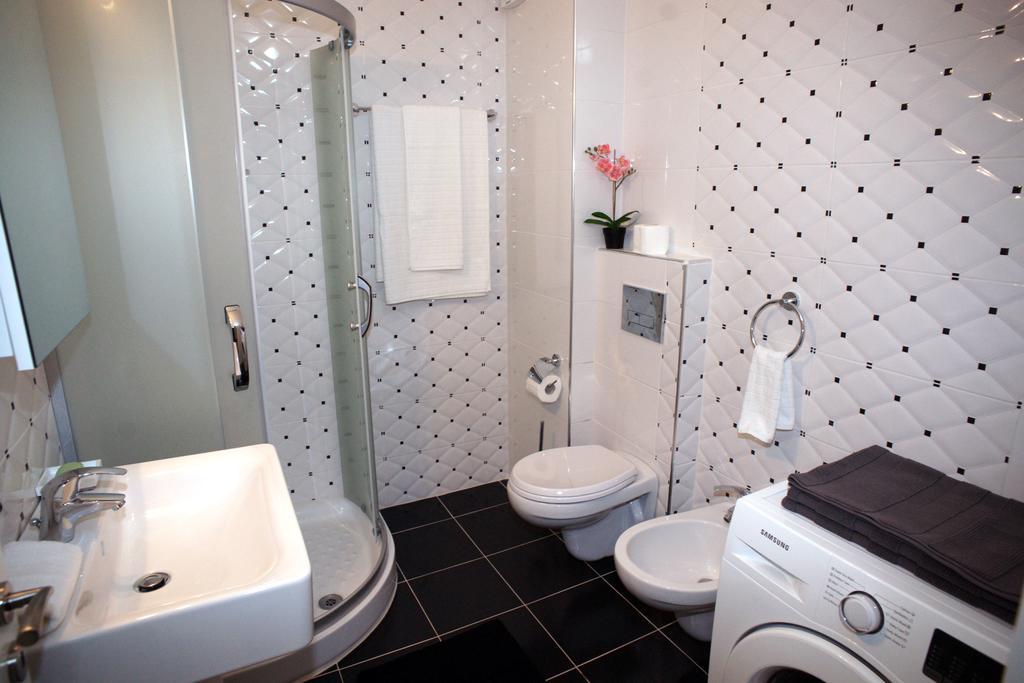 White Residence Luxury Apartments Саранде Екстериор снимка